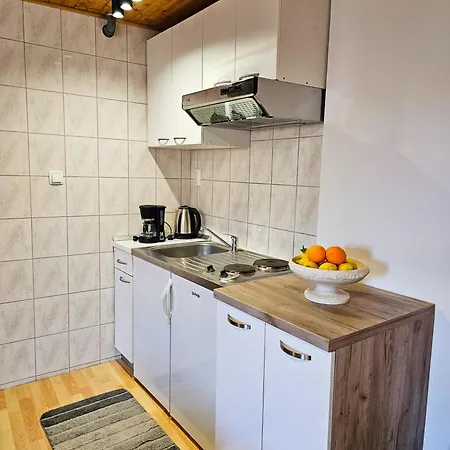 Kanavelic In Old Town Apartment *